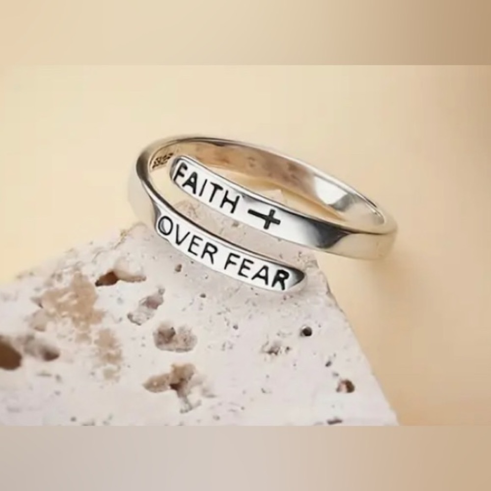 NWT Vintage “Faith Over Fear” Silver Adjustable Ring